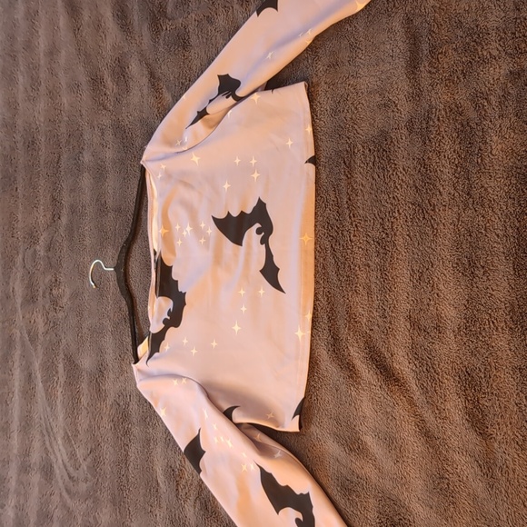 Shein| Light Purple Mauve Long Sleeve Crop Top Halloween Themed with Black Bats - Picture 5 of 10